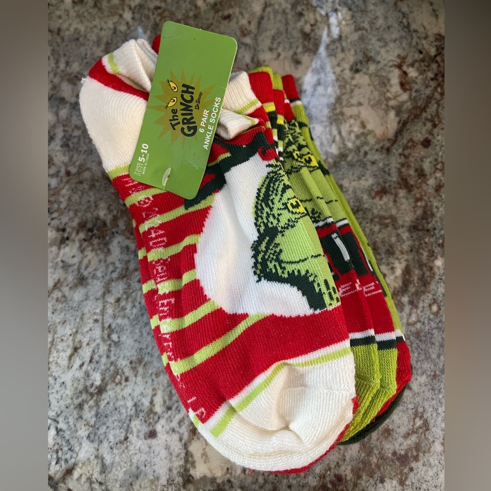 The Grinch Women Ankle  Socks 6 Pairs New